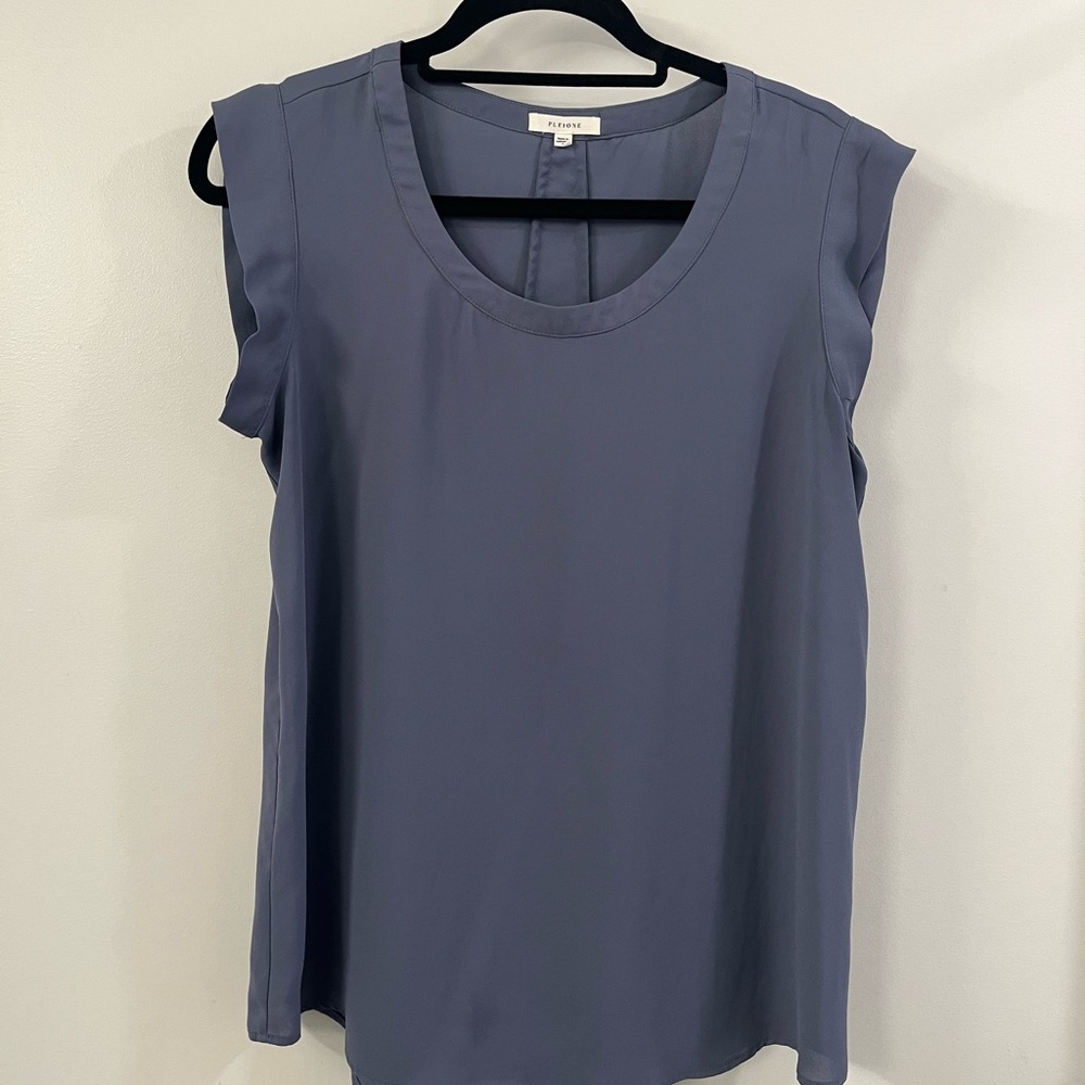 Pleione Women's Slate Blue Sleeveless Blouse